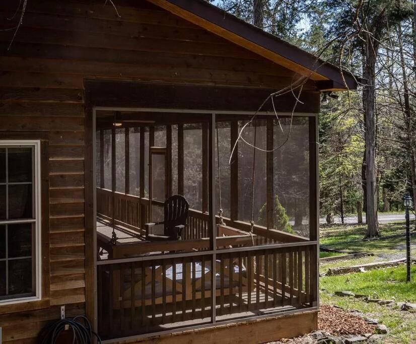 Cozy Cabin W/ Indoor Fireplace & Tranquil Views Лурей Экстерьер фото